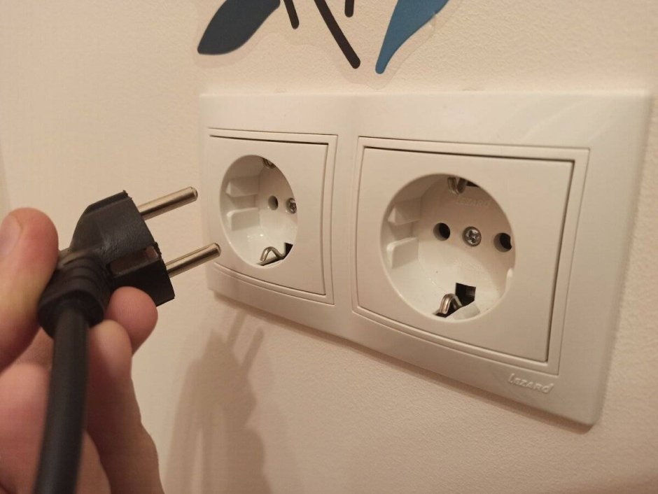Вилка для розетки