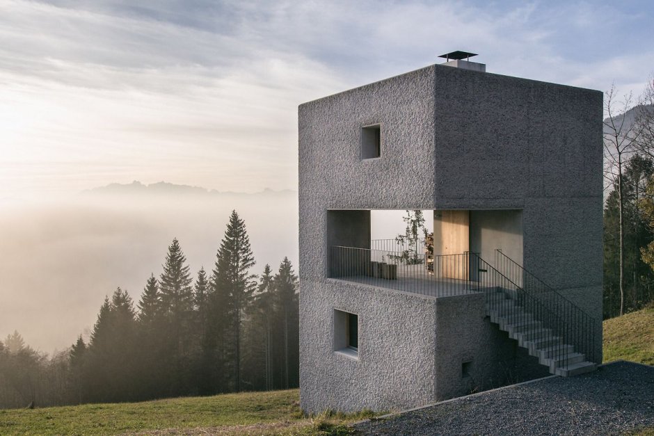 Бетонный дом крепость