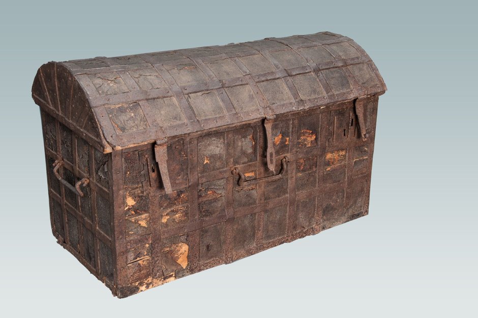 Старинный сундук