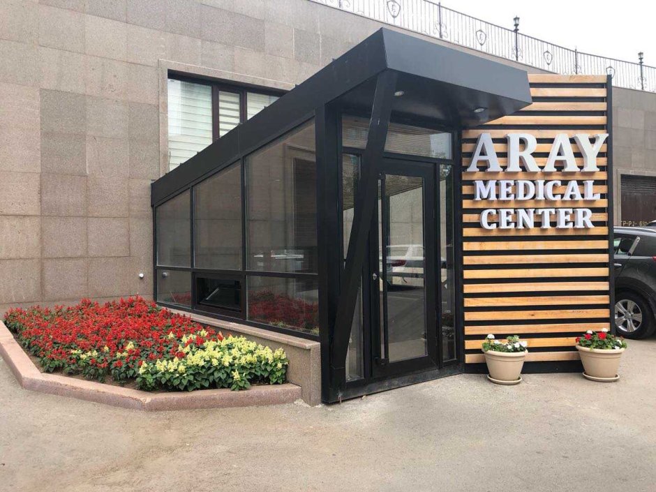 Входная группа цокольного этажа