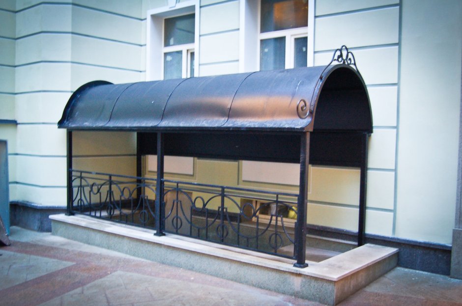 Навес над подвалом