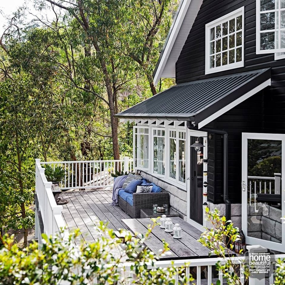 Серо голубой дом