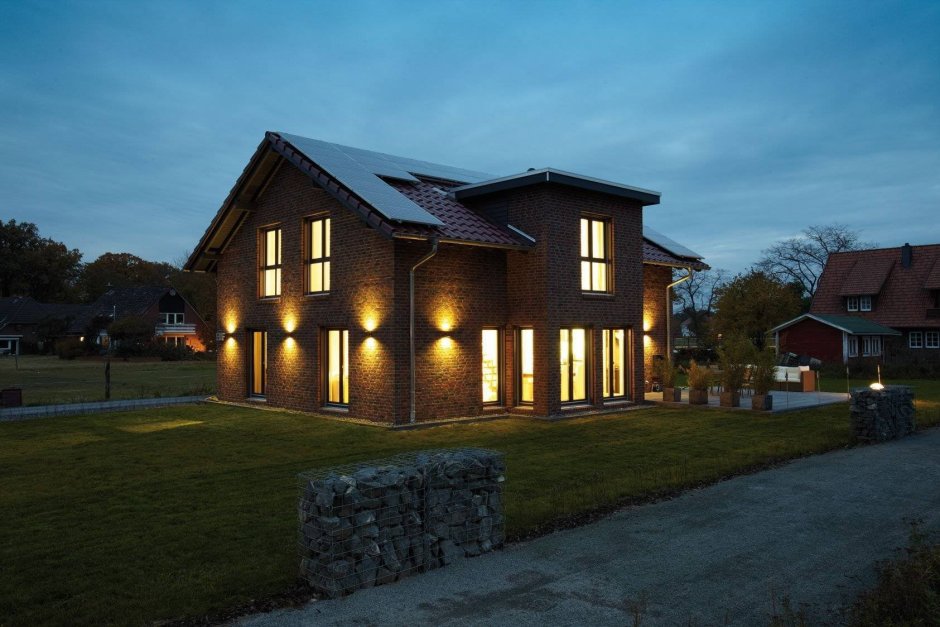 Подсветка фасада коттеджа