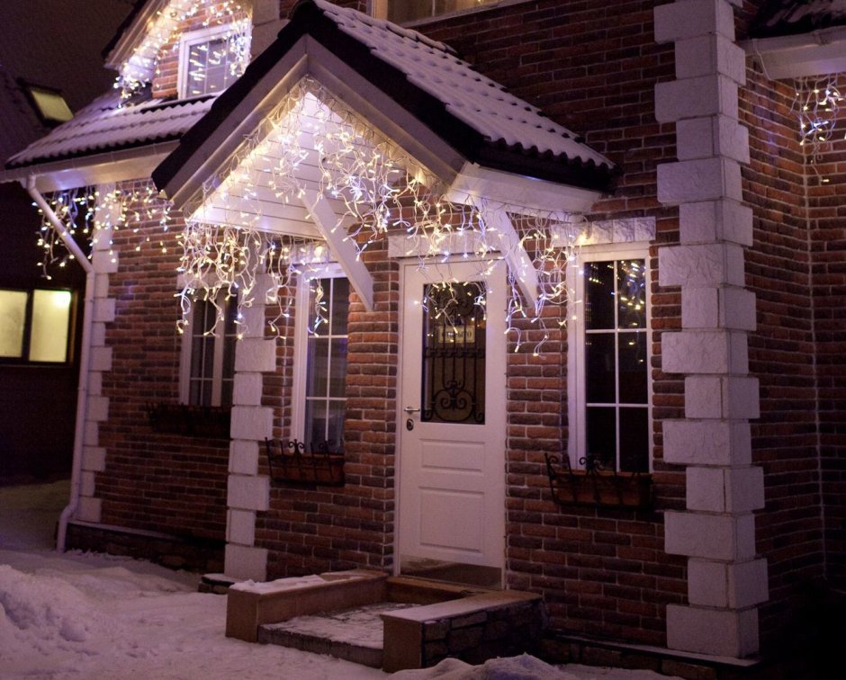 Новогоднее украшение фасада