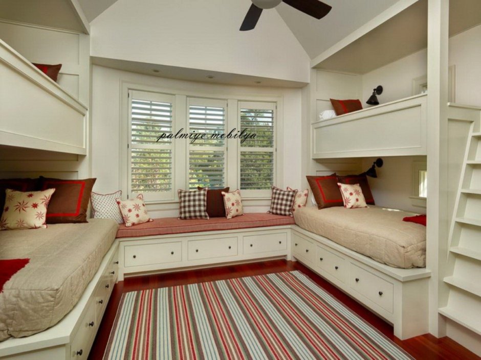 Комната для мальчиков в синем бежевом цвете