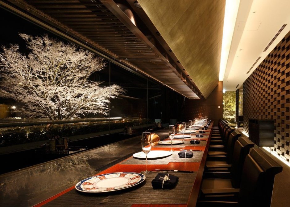 Интерьер ресторана «Моондзун»Япония