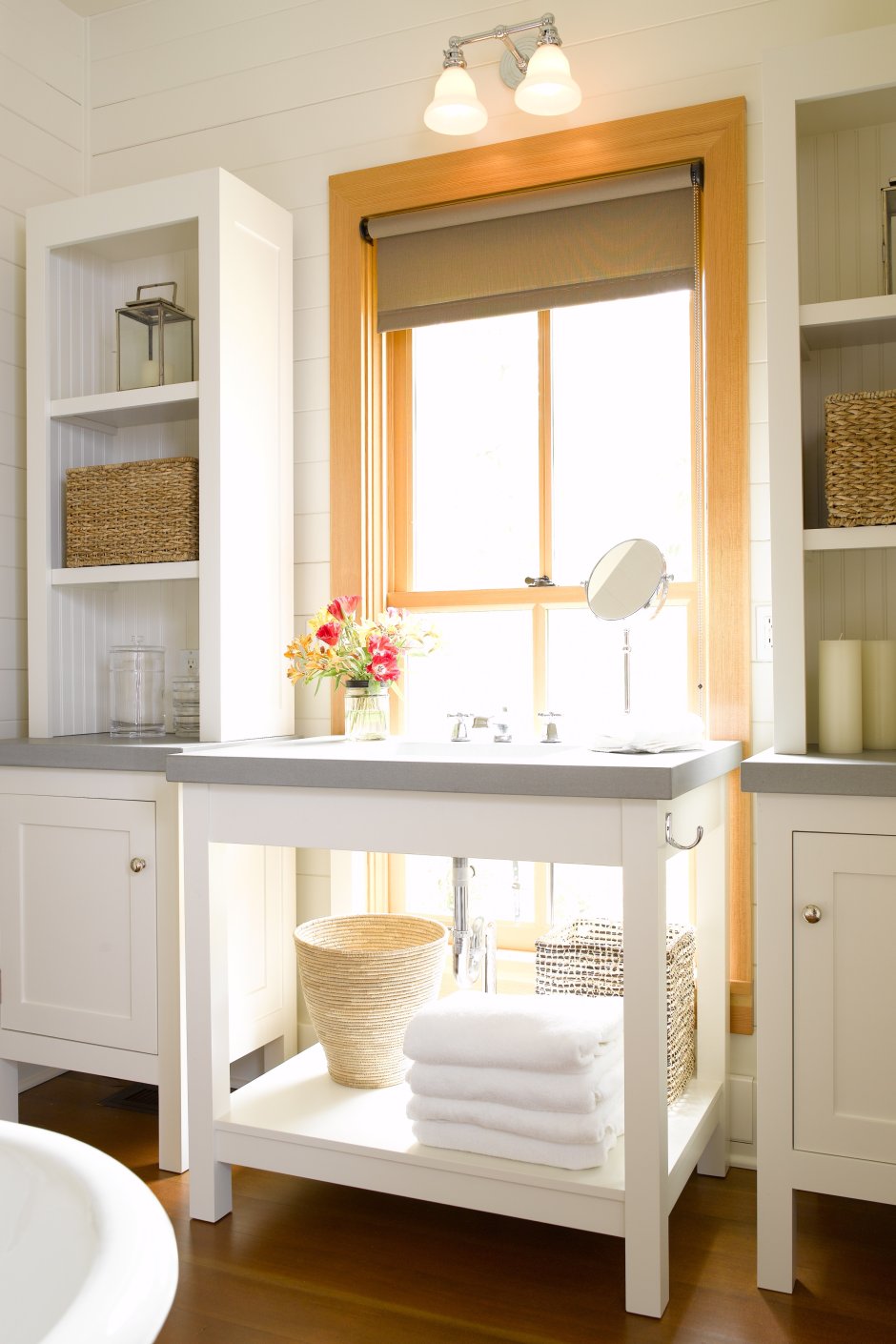 Ванная комната с окном