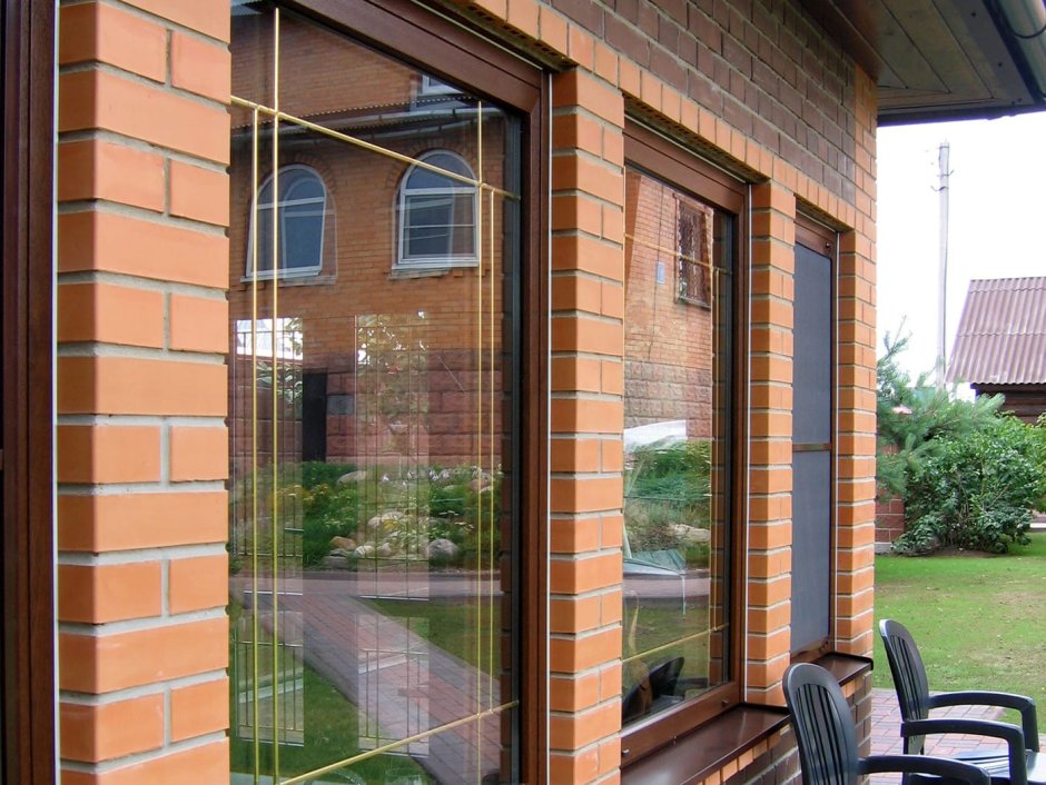 Пластиковые двери входные