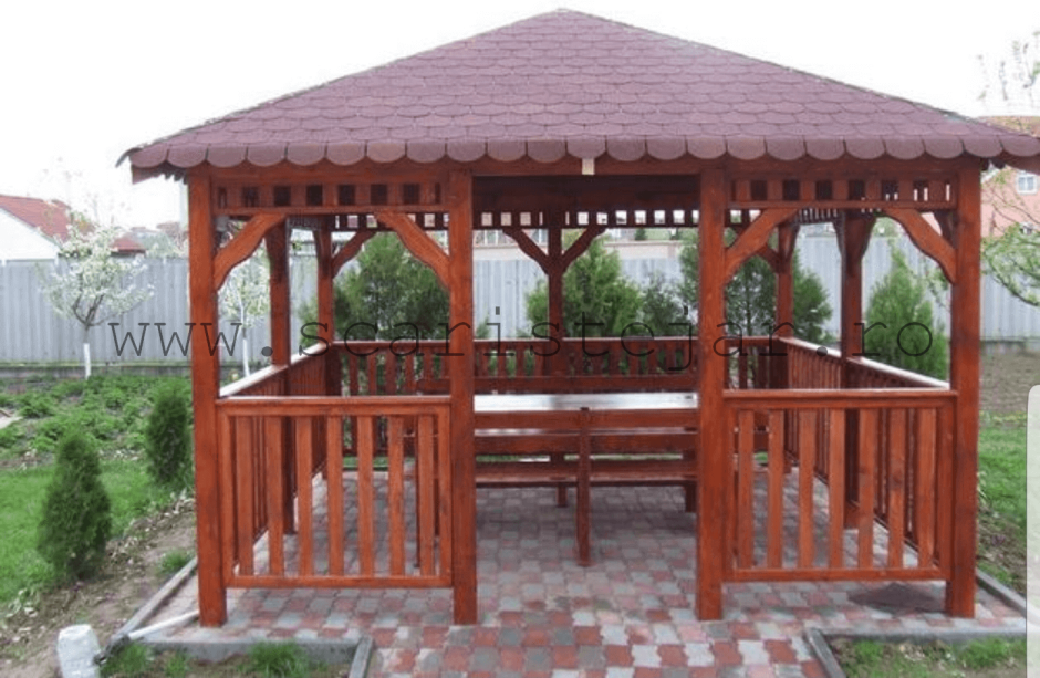 Деревянная беседка без пола
