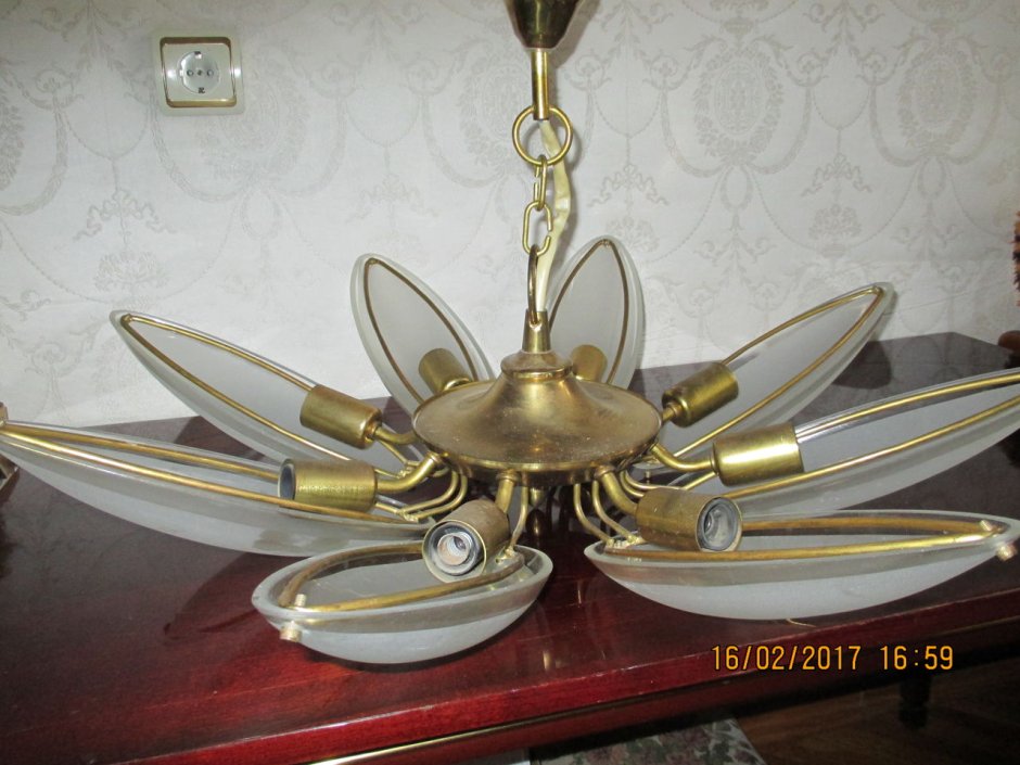 Декорировать люстру