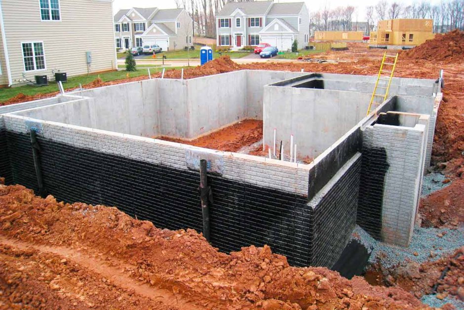 Ленточный фундамент с цокольным этажом