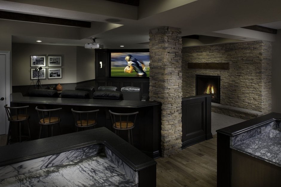 Кухня в цокольном этаже