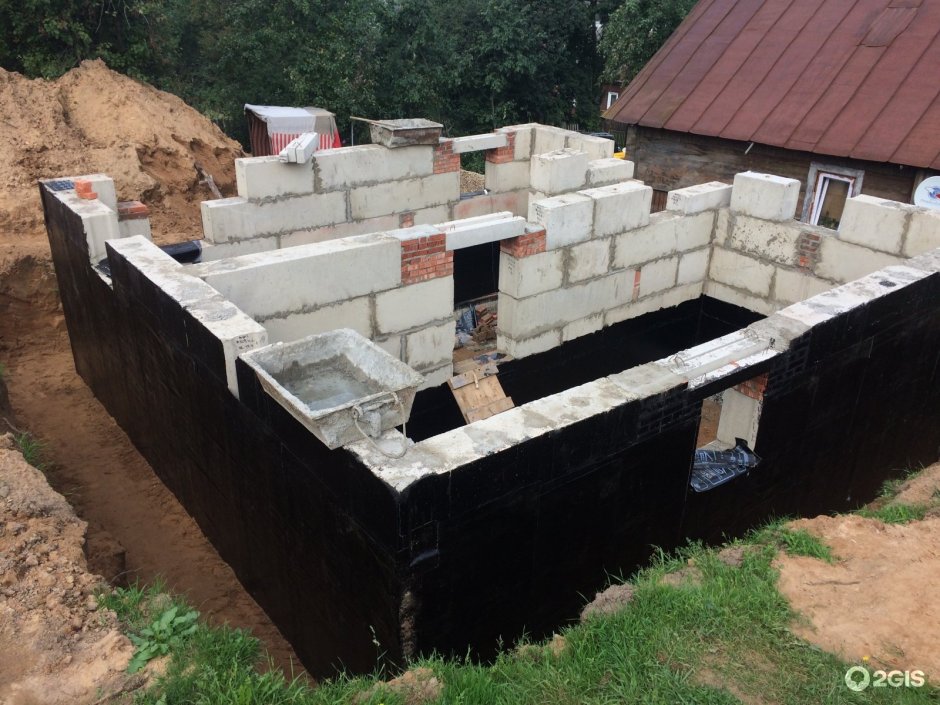 Гидроизоляция фундамента из ФБС С подвалом