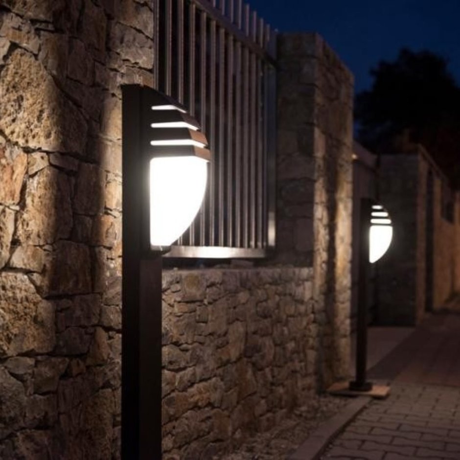 Светильники для подсветки забора