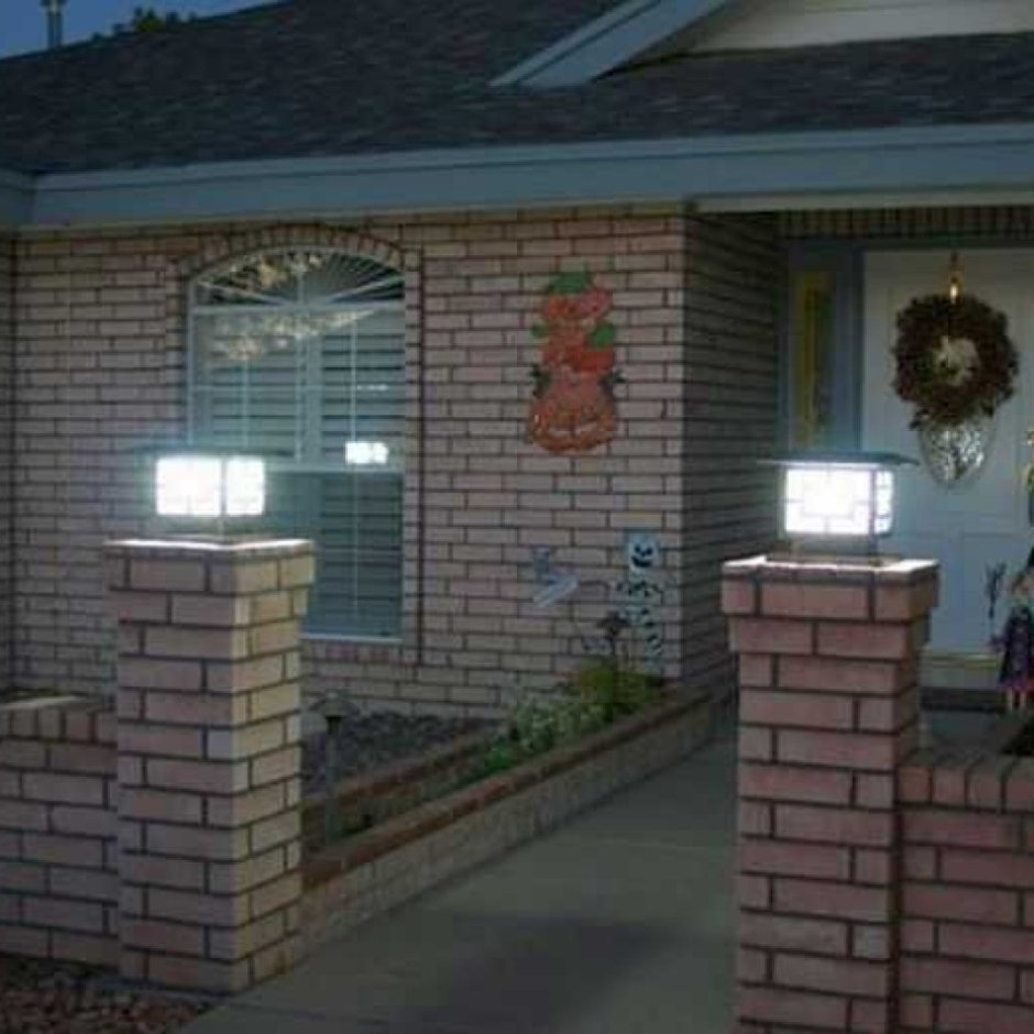 Подсветка кирпичных столбов забора