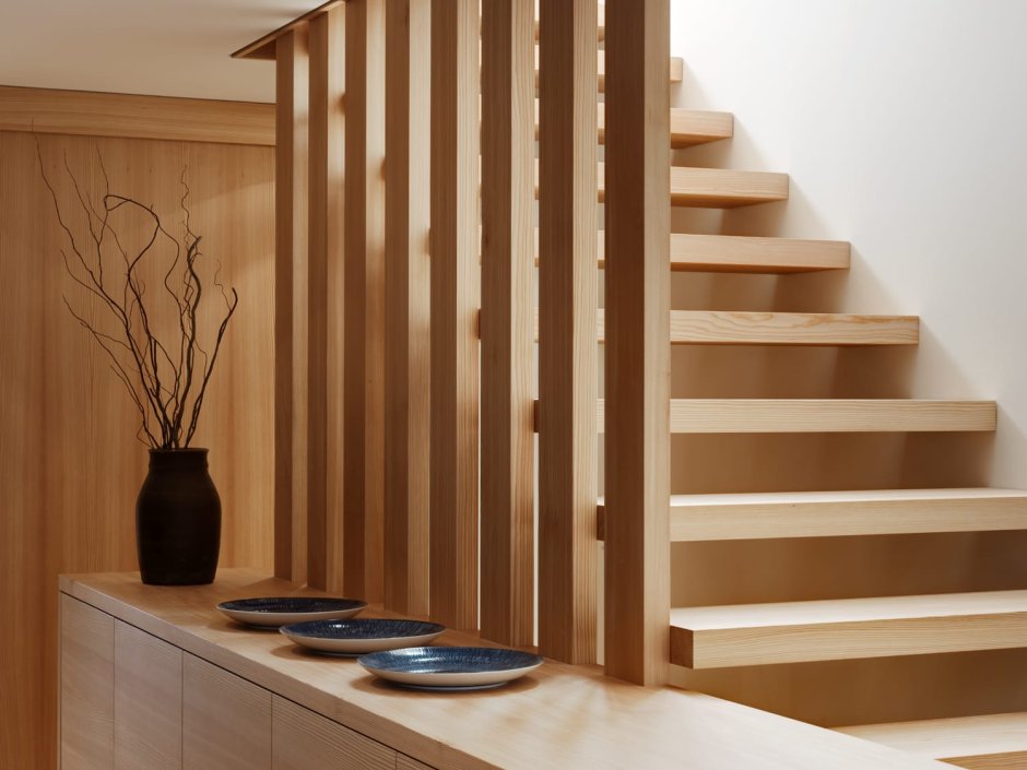 Перила деревянные для лестниц