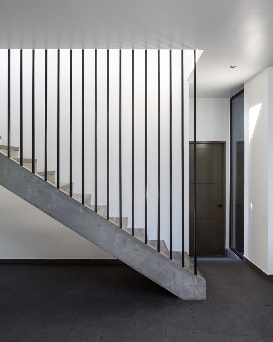 Лестница сбоку реечки