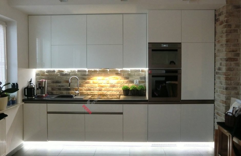 Подсветка над столешницей для кухни