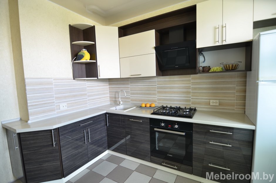 Кухонный гарнитур белый верх коричневый низ