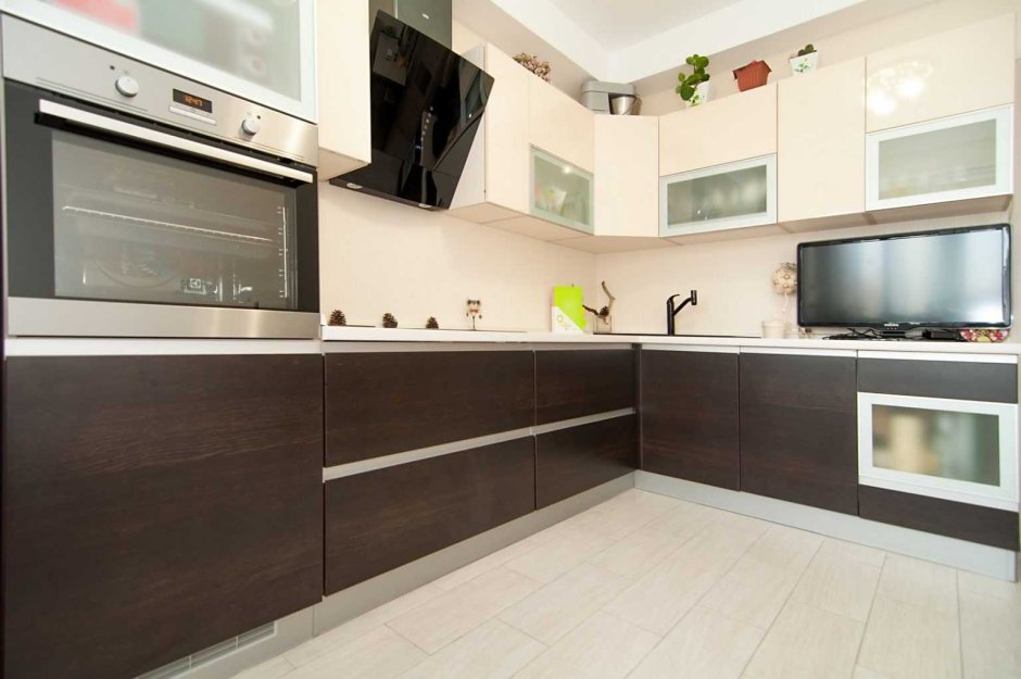 Кухня темный низ светлый верх