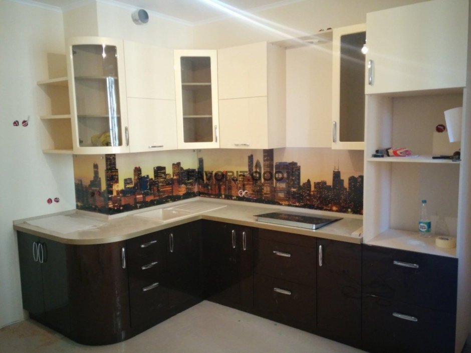 Кухонный гарнитур светлый верх темный низ