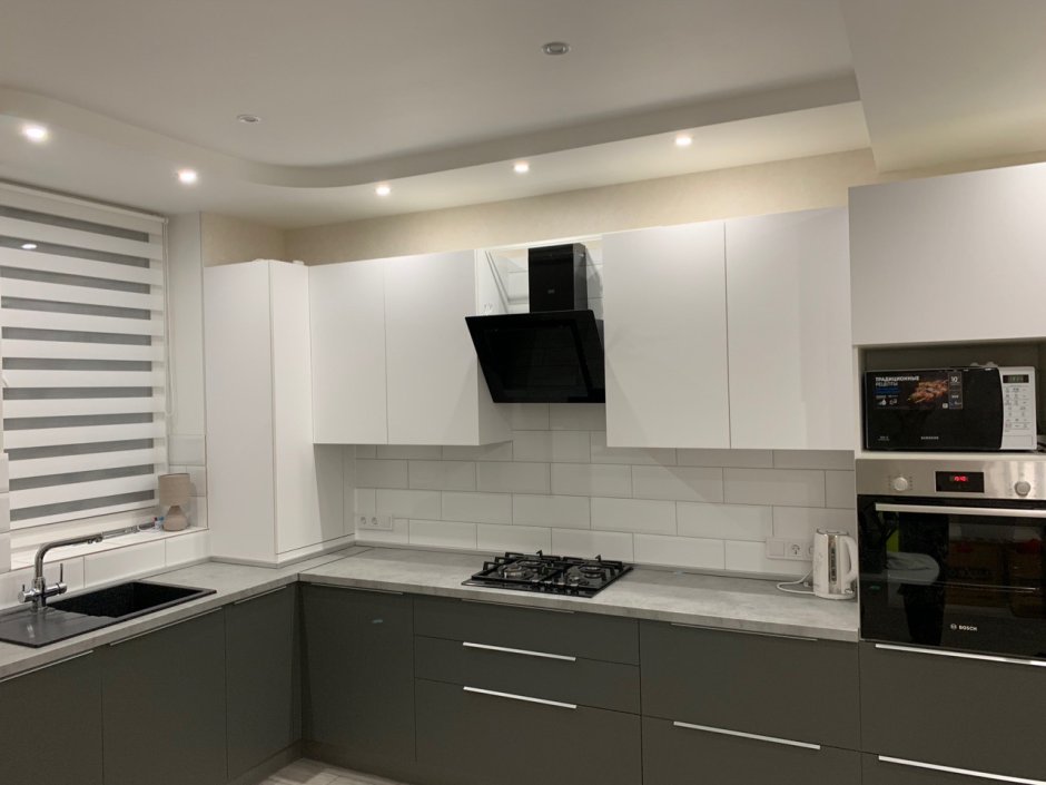 Кухня темный низ светлый верх