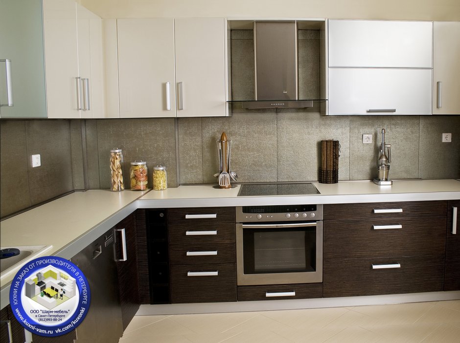 Кухонный фартук к черным фасадам