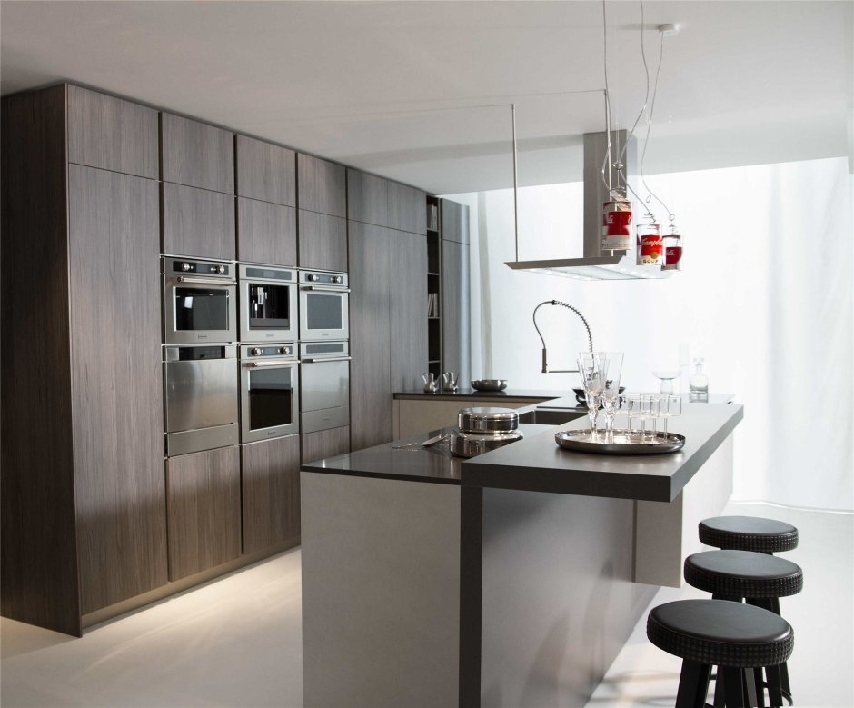 Кухня с полуостровом