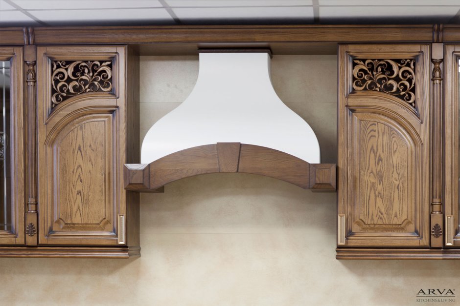 Фасады дуб для кухни с резьбой