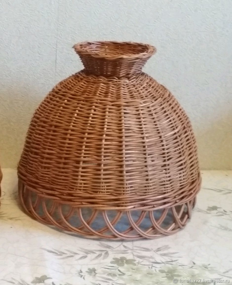 Плетеный абажур из лозы