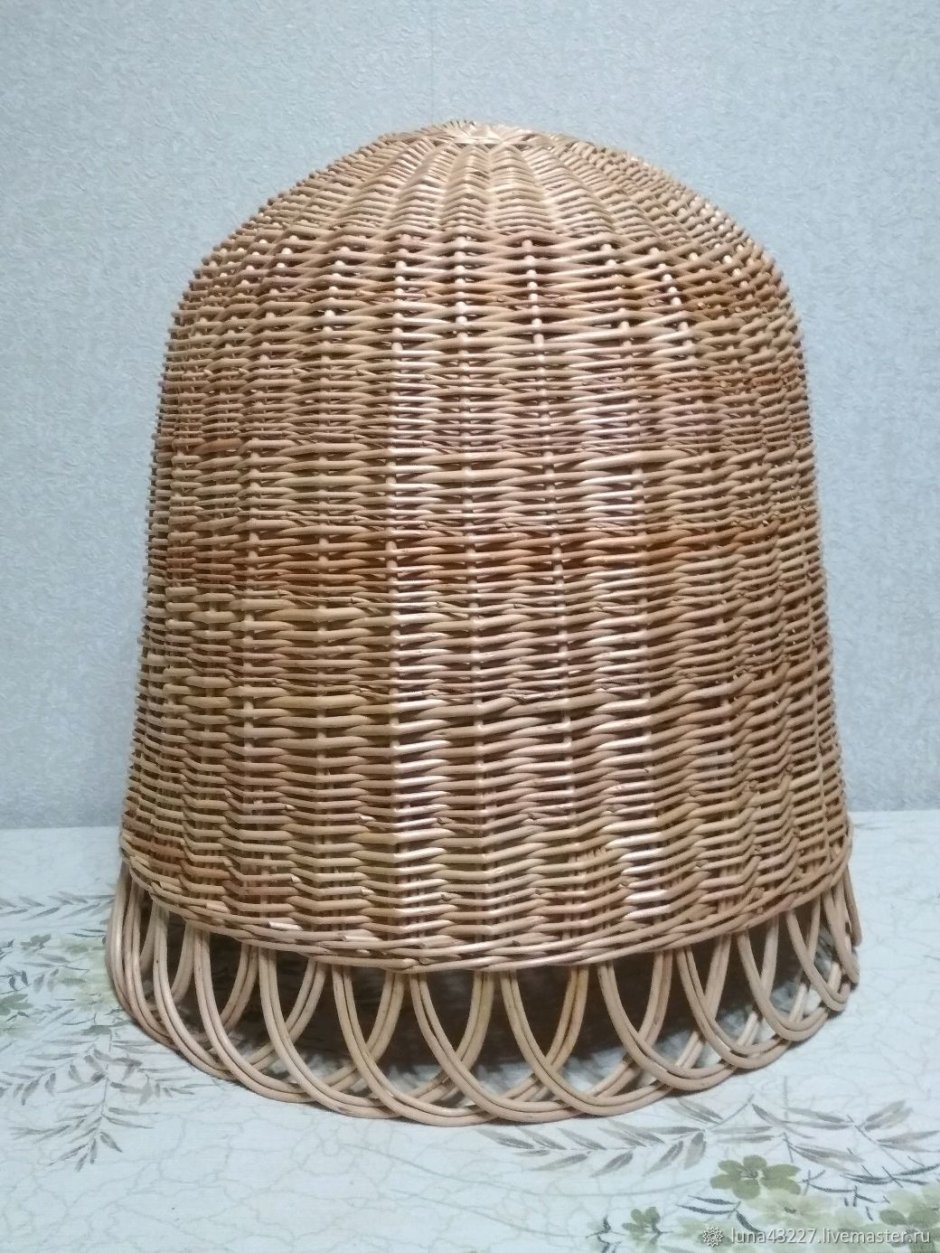Плетеный абажур из лозы