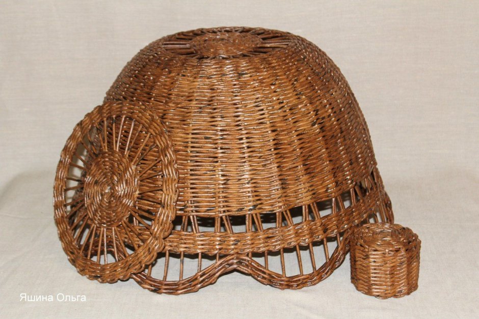 Плетеная люстра из бумажной лозы