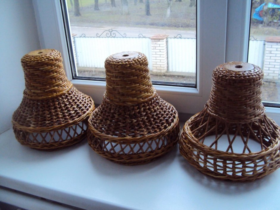 Номер старушка на абажуре