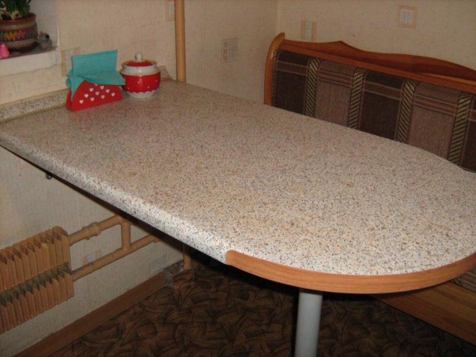 Стол из столешницы к стене