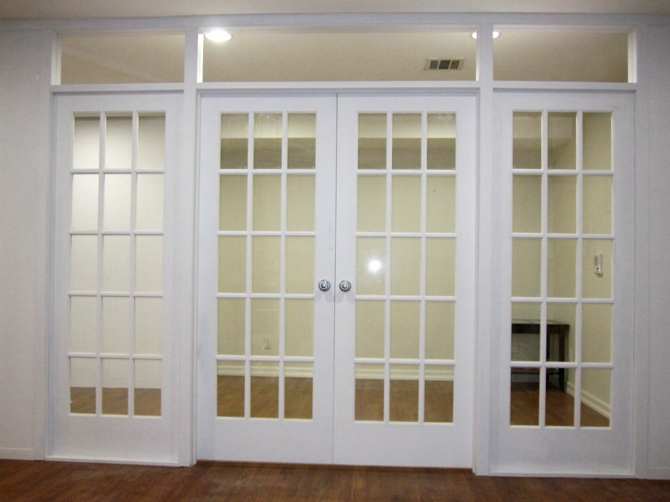 Французские двери с фрамугой арка