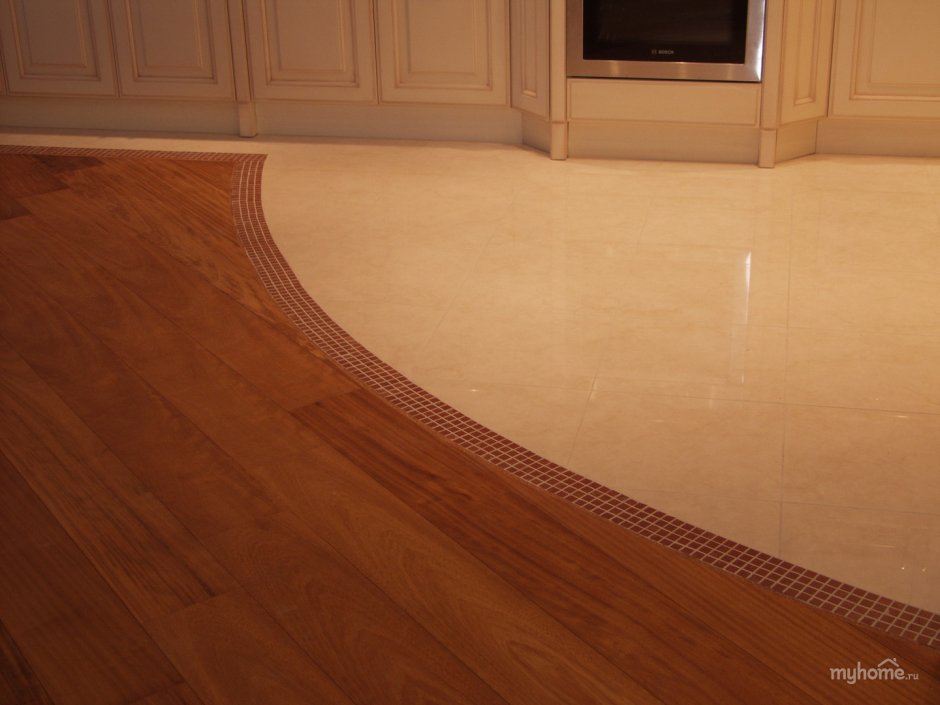 Стык линолеума и плитки