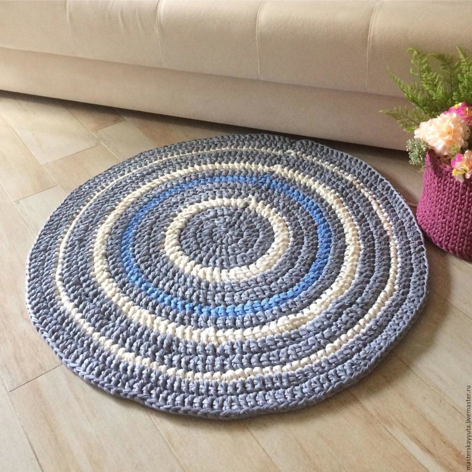 Круглый коврик спицами