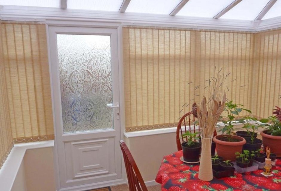 Вертикальные жалюзи на балкон