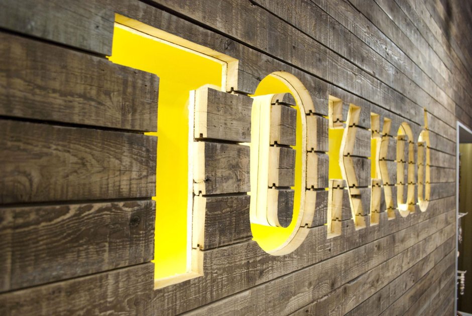 Кирпичная стена в интерьере