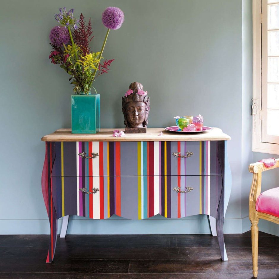 Комод разноцветный