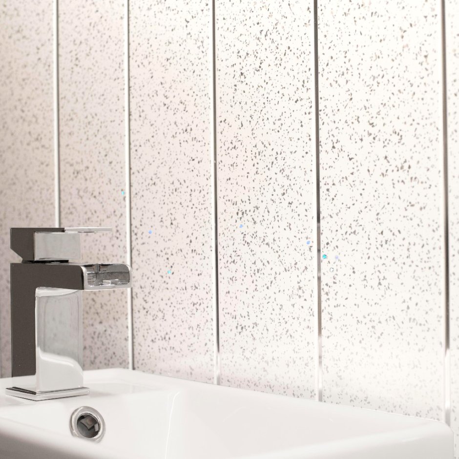 Белые стеновые панели в ванной