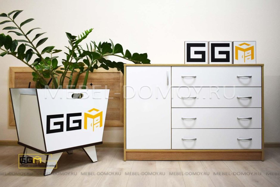 Небольшой комод в спальню