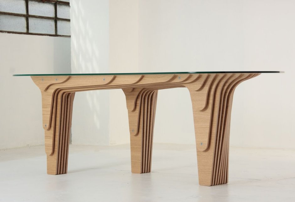 Дизайнерский стол из фанеры