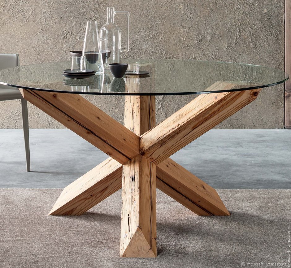 Деревянный столик