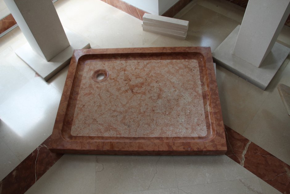 Душевой поддон из искусственного камня