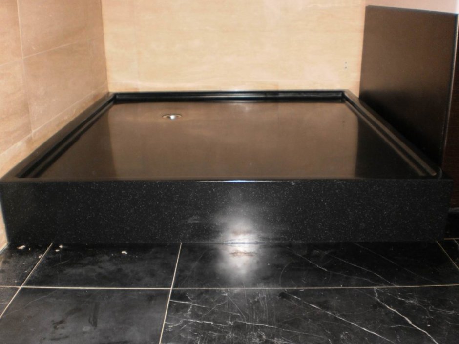 Душевой поддон из искусственного камня 120х90