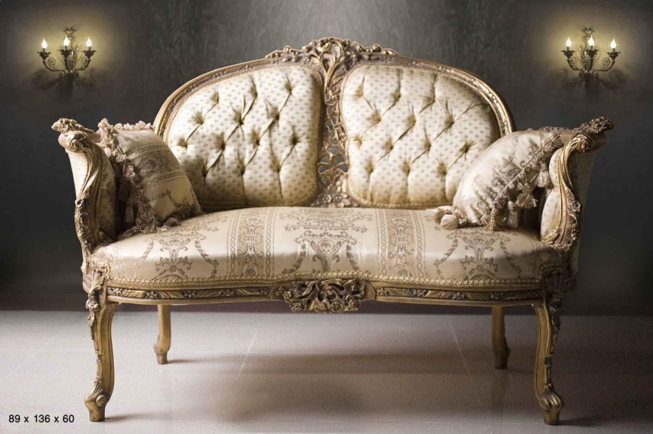 Резные Антикварные диваны
