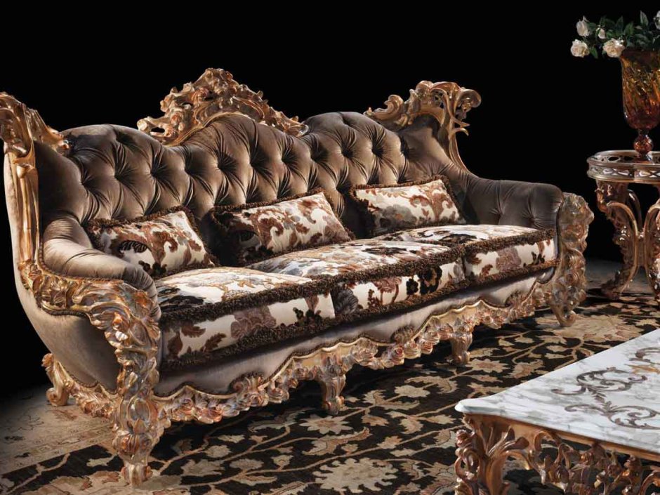 Диван резной классика