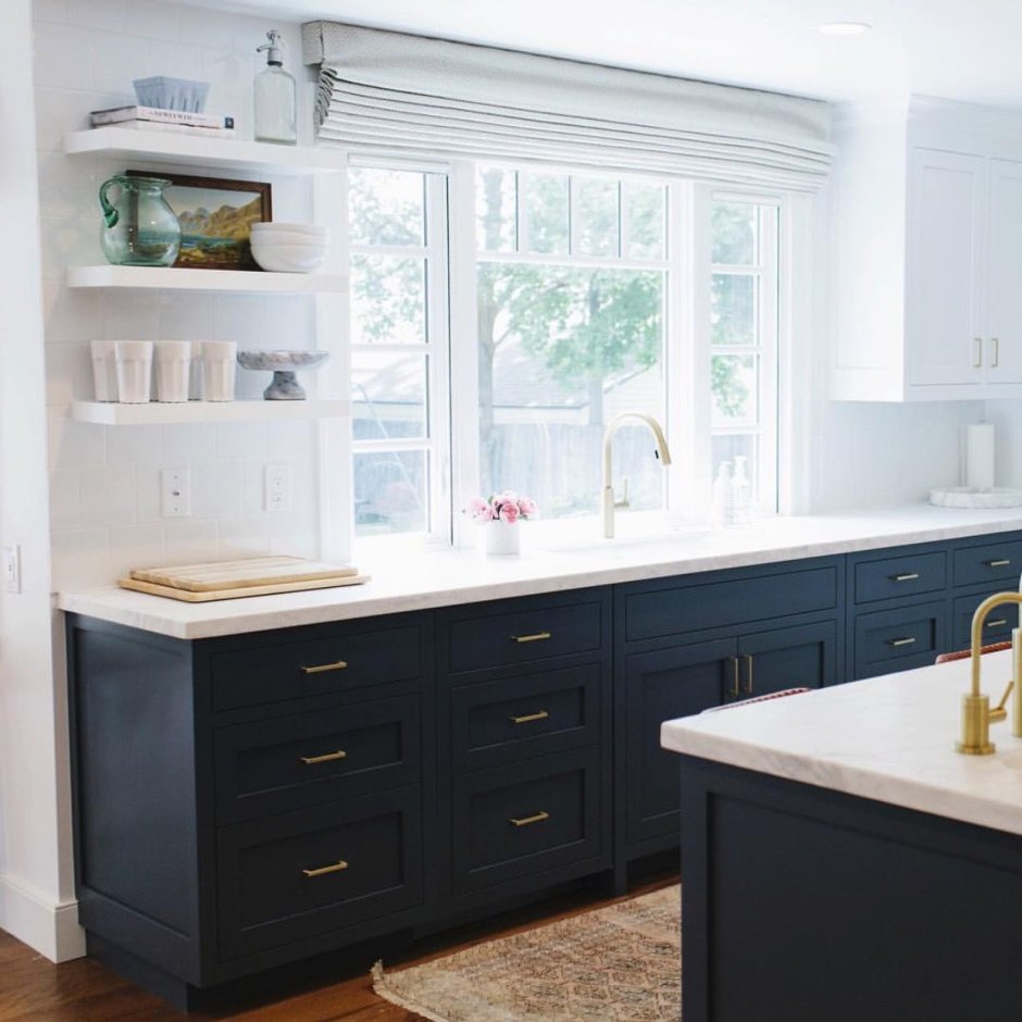 Планировка кухни без навесных шкафов