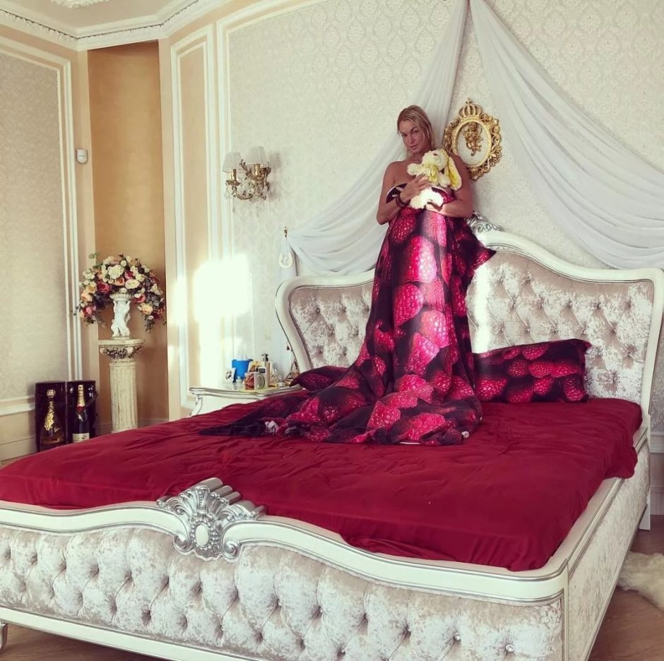 Красивые кровати